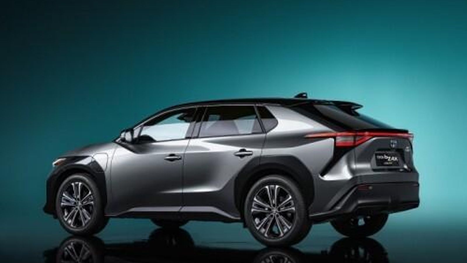 En el desarrollo de la tracción total, con un motor eléctrico por eje, ha participado Subaru.