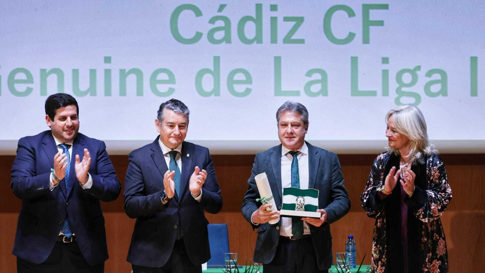 Imágenes de la entrega de las Banderas de Andalucía de Cádiz Imágenes de la entrega de las Banderas de Andalucía de Cádiz