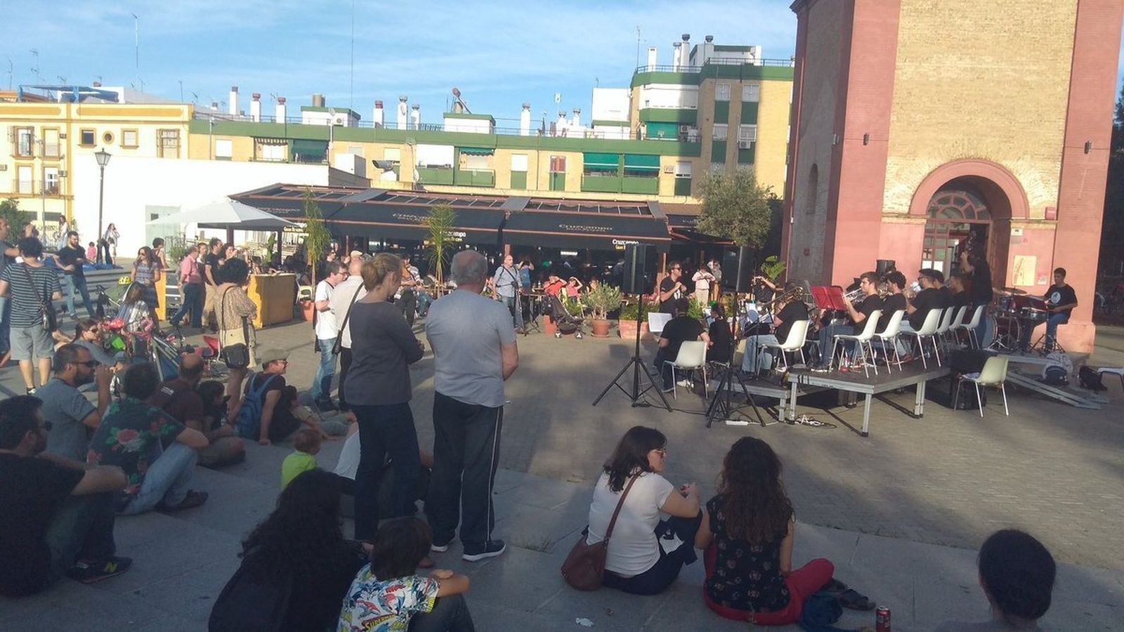 Concierto de jazz junto a la Torre de los Perdigones.