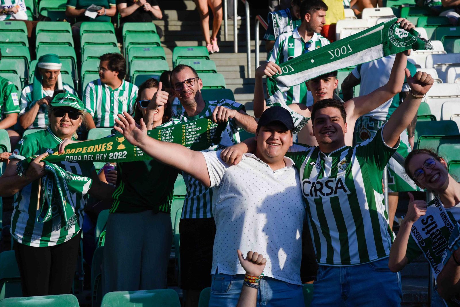 Las fotos de la afición del Betis en el Villamarín