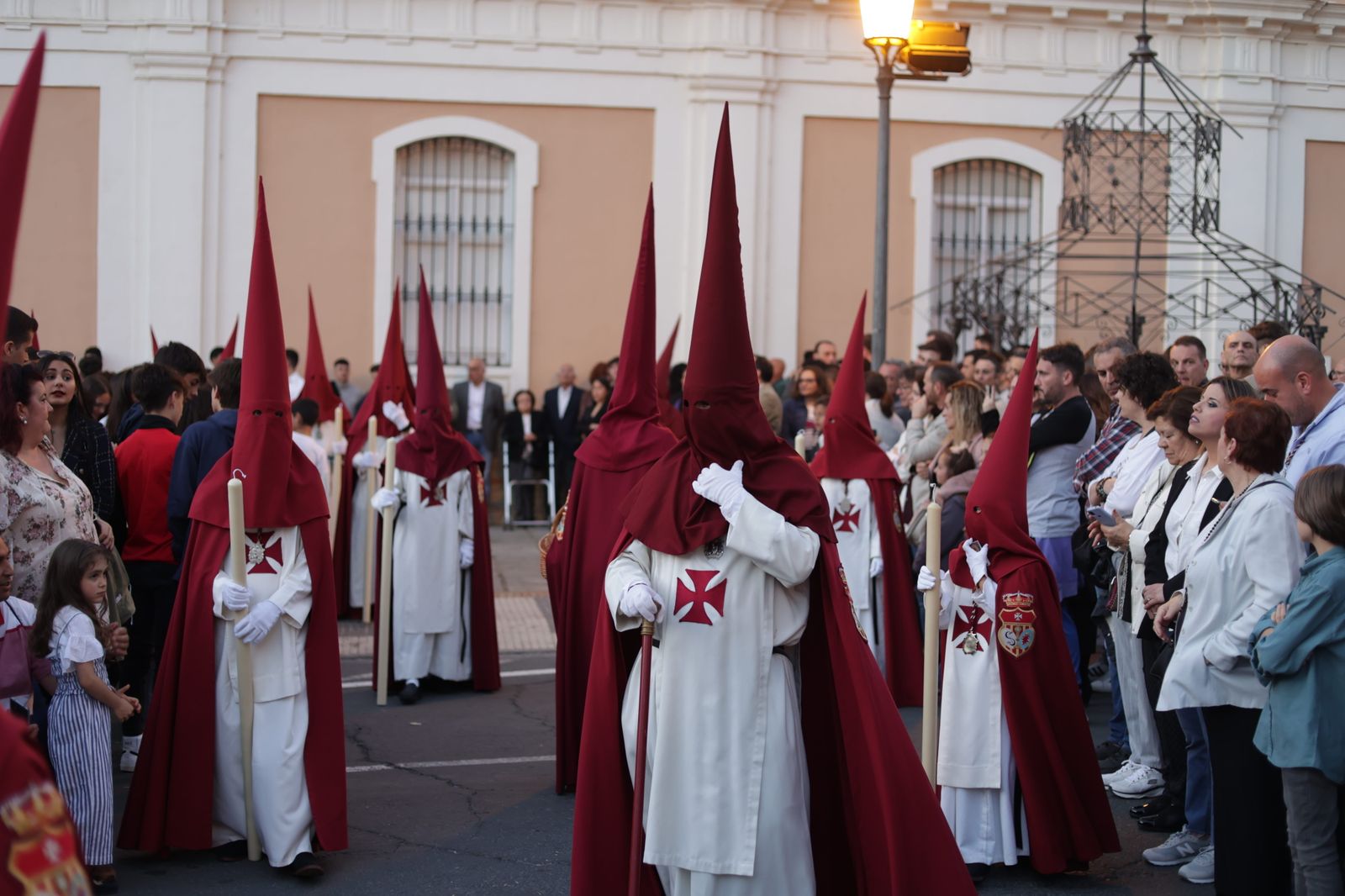 La Hermandad de los Judíos en la Semana Santa de Huelva 2023, en imágenes