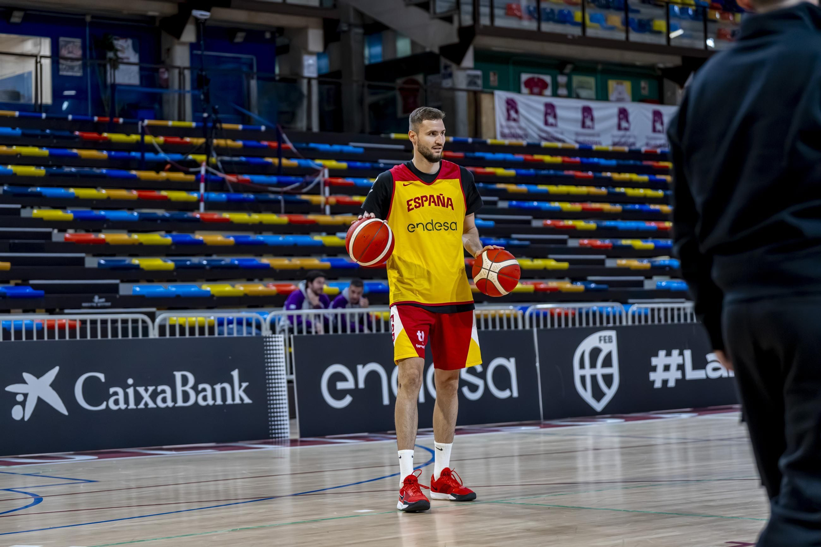 Alberto Díaz, Francis Alonso y Paco Aurioles, en la primera España de Chus Mateo