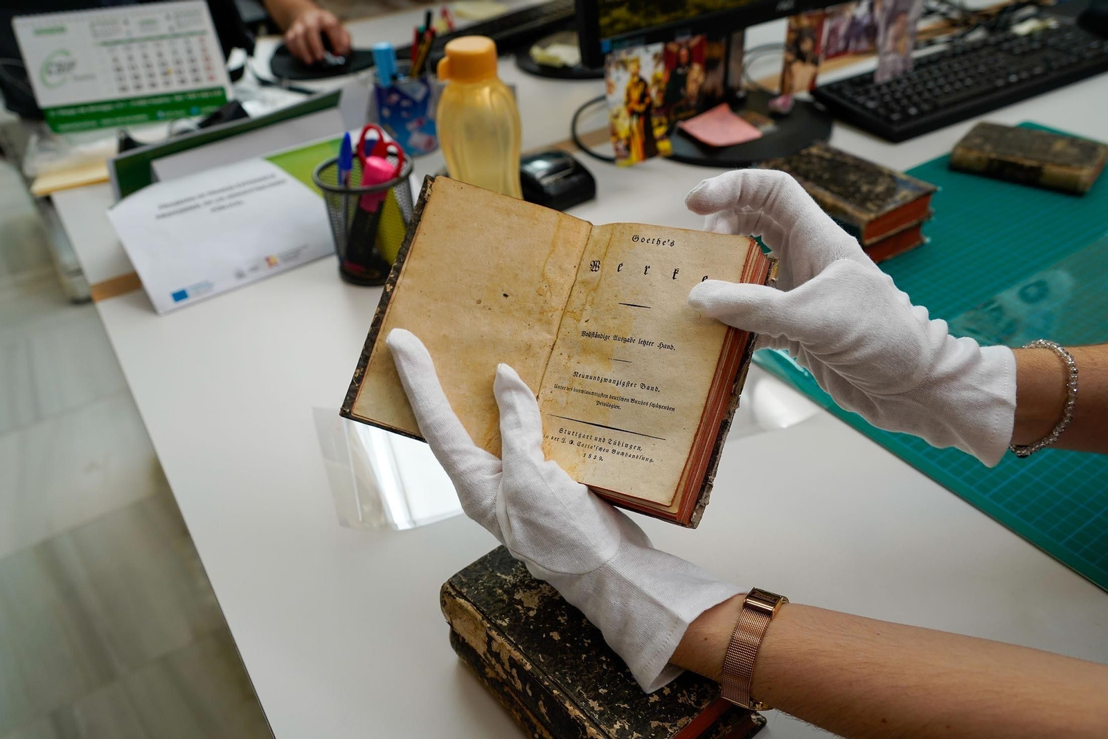 Un libro del Fondo Antiguo de la Biblioteca.