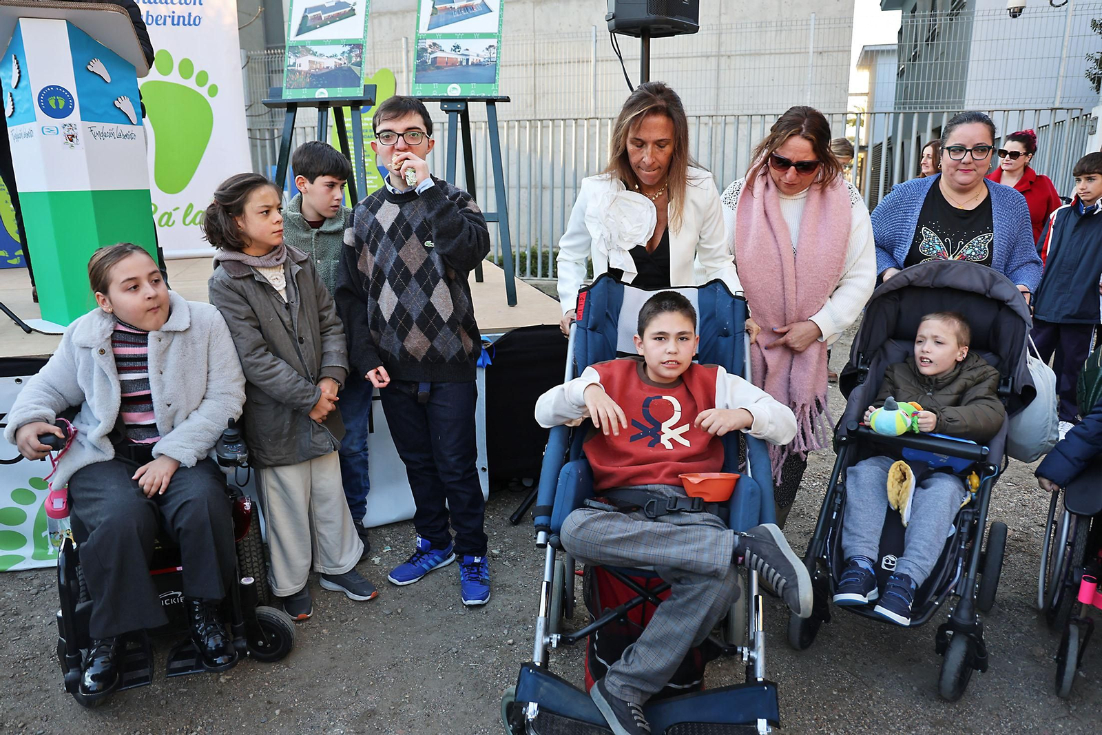 Imágenes del acto de colocación primera piedra del futuro Centro Polivalente de la Fundación Laberinto