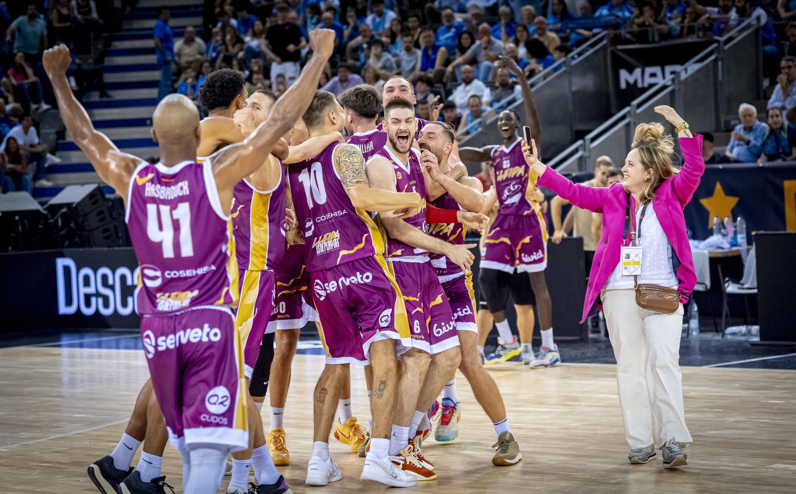 La fiesta del Força Lleida, que vuelve a la ACB 19 años después