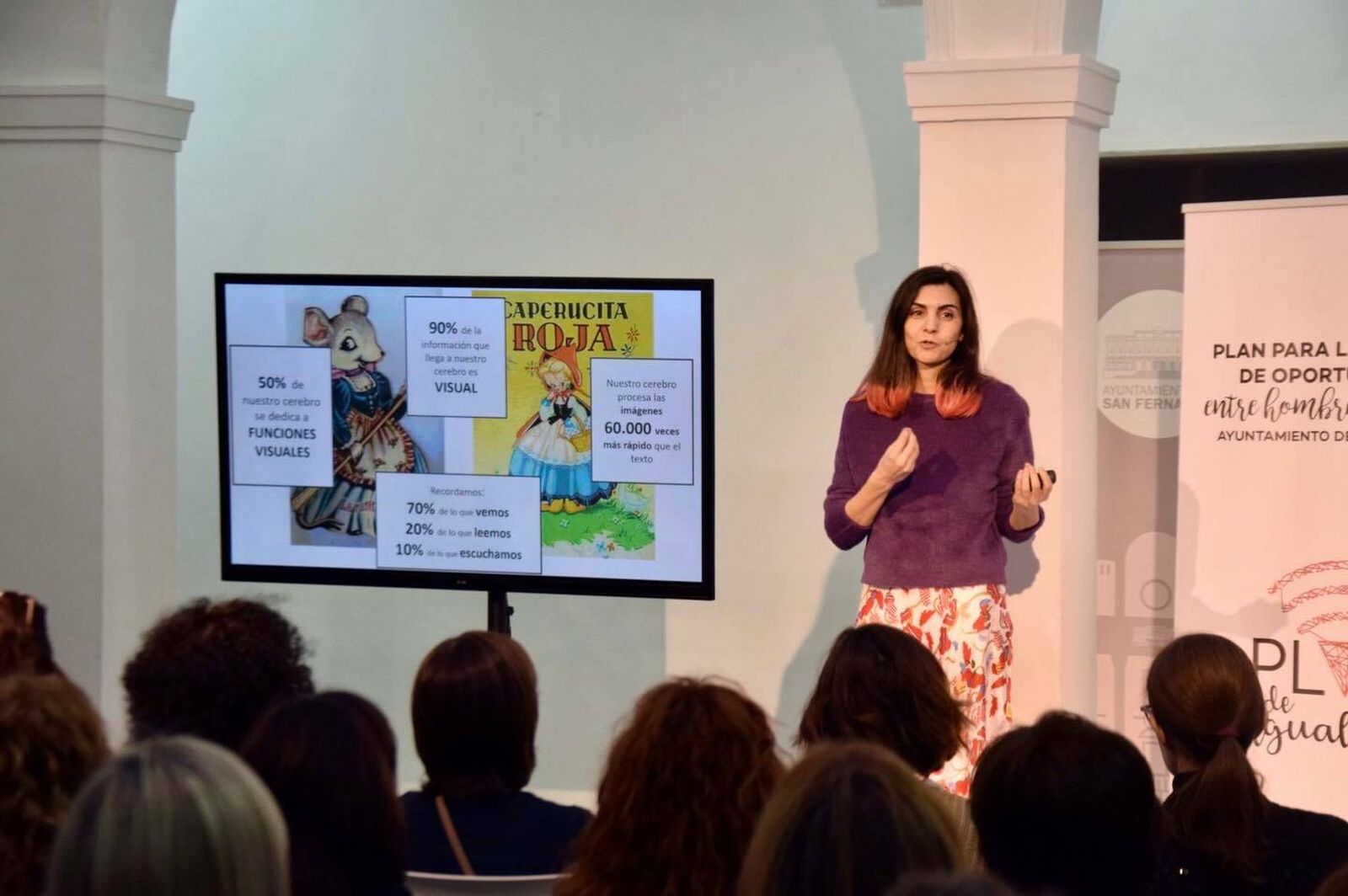 Yolanda Domínguez, durante su conferencia sobre la imagen de la mujer en los medios.