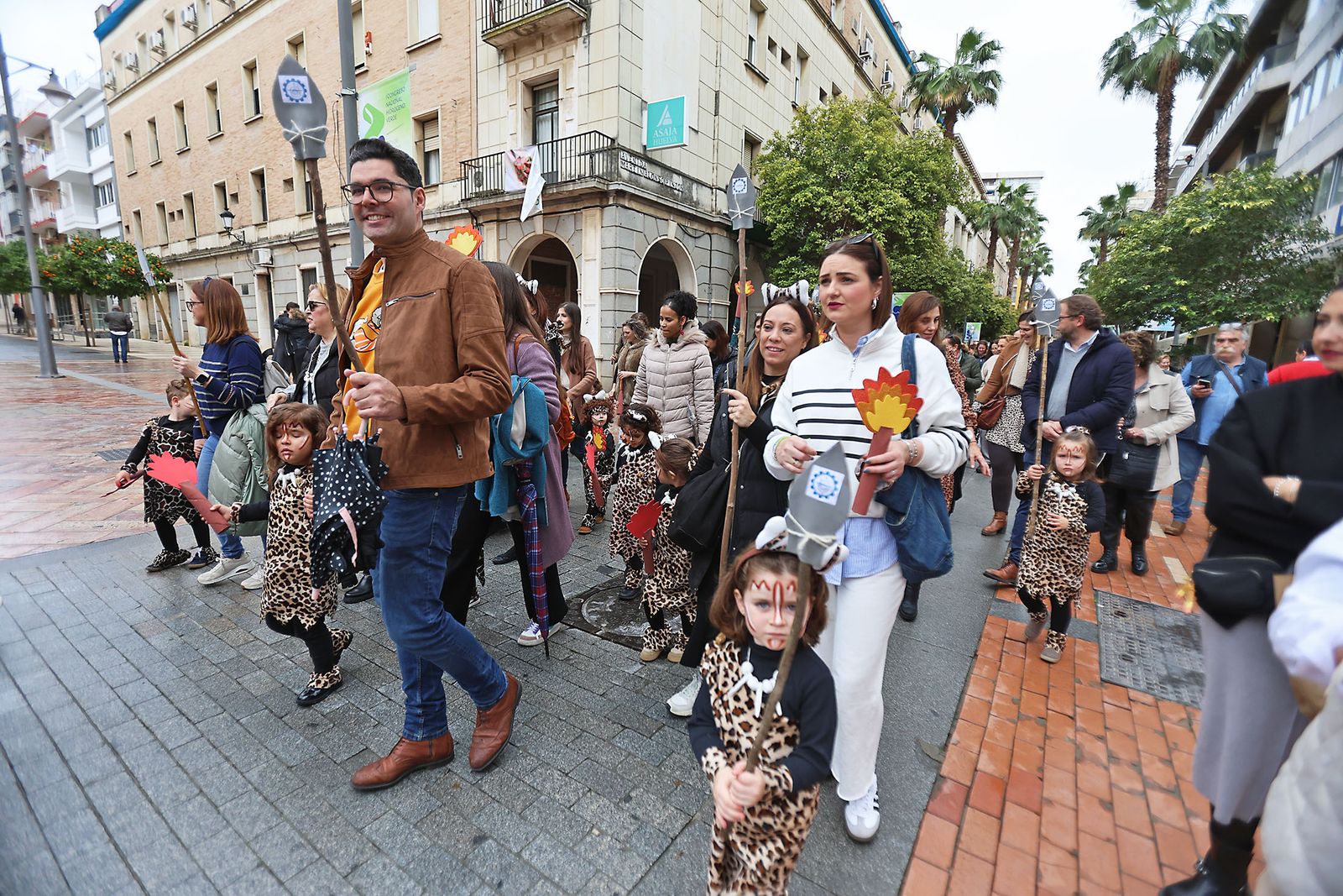 Imágenes del desfile “Un paseo por la historia”  de los niños del colegio Funcadia de Huelva