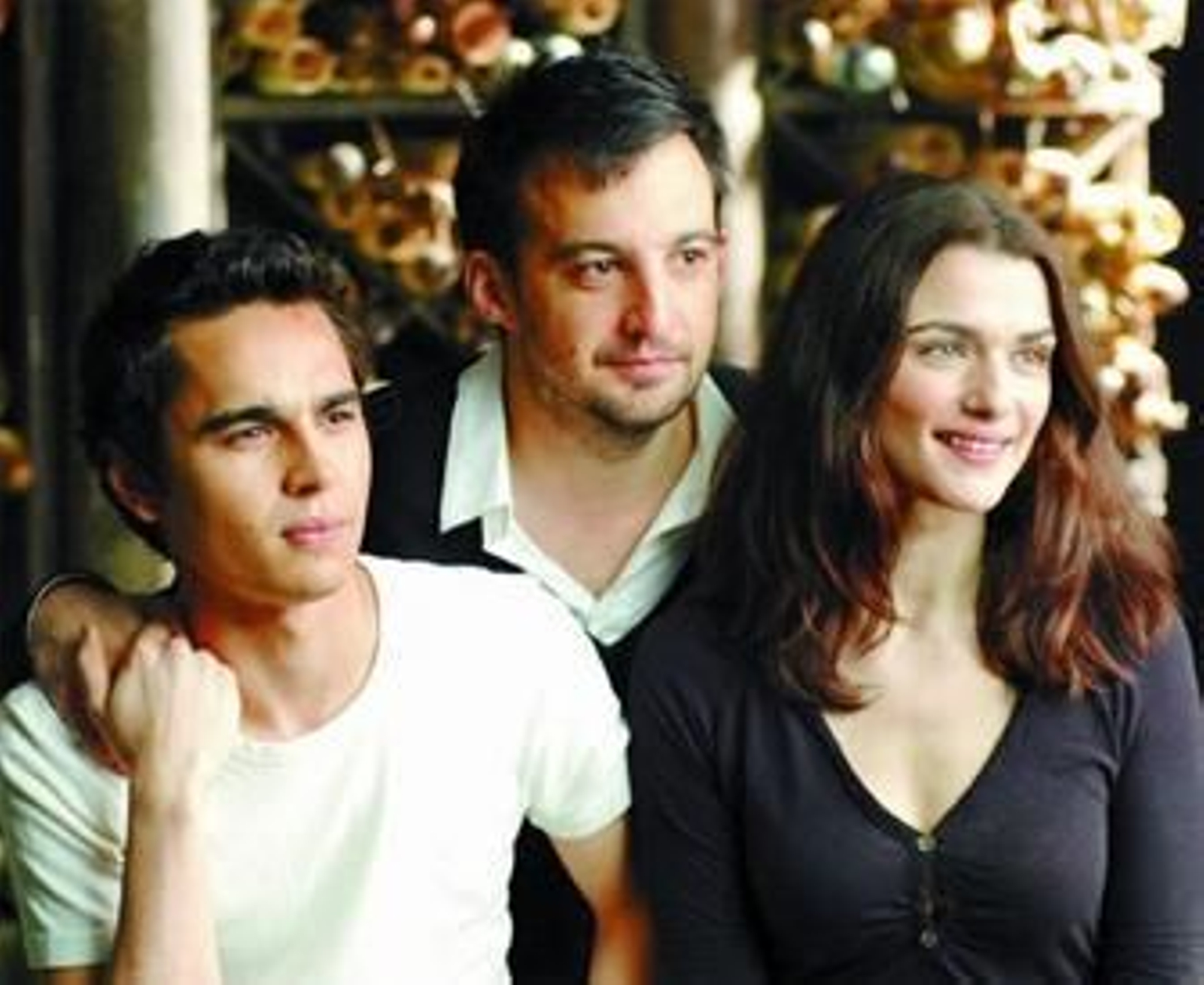 Alejandro Amenábar junto a Rachel Weisz y Max Minghella, los protagonistas de su película.