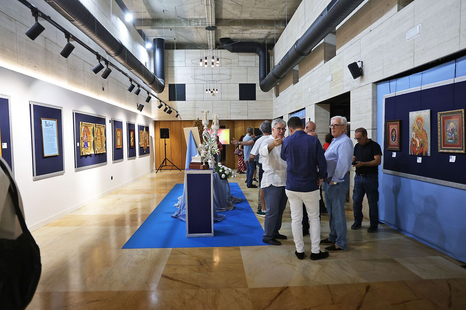 Imágenes de "Gratia Plena" exposición de Paco Llonís