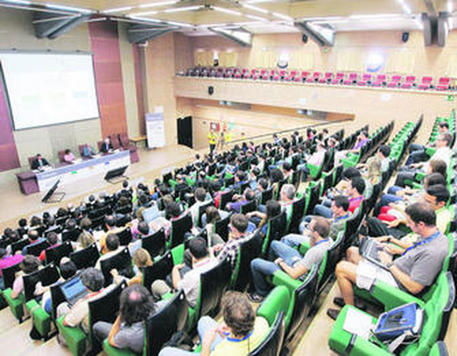 Las jornadas Sistedes 2012 reunieron a más de un centenar de investigadores en el auditorio de la UAL.