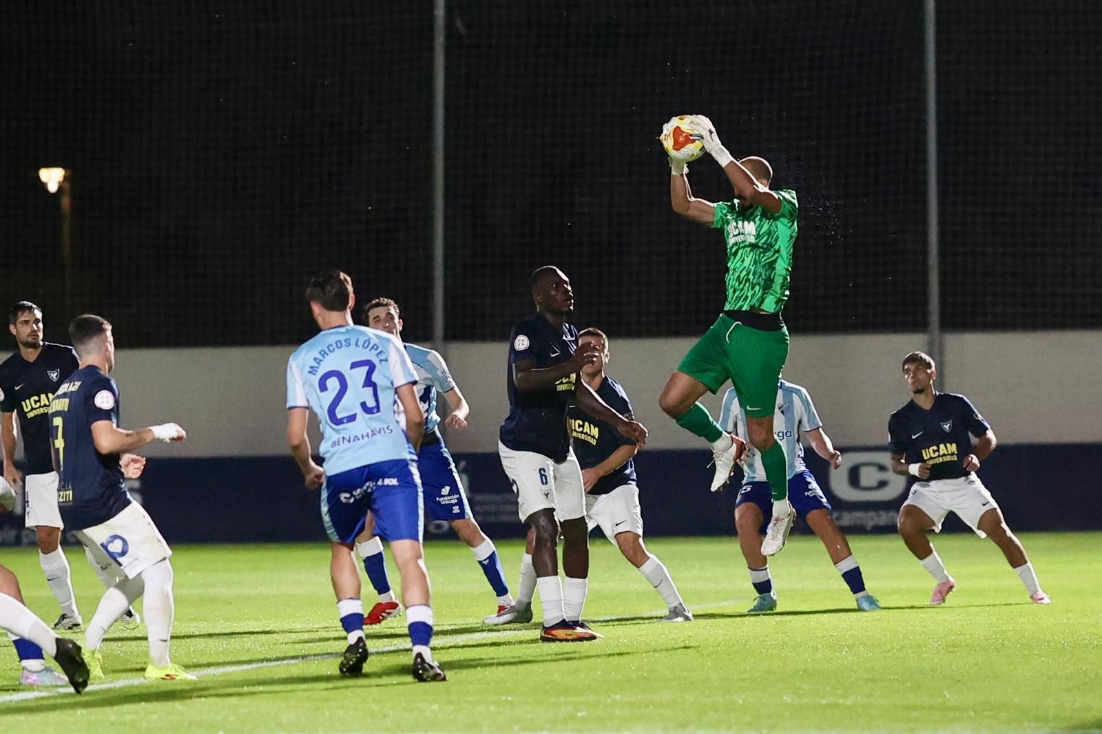 El Atlético Malagueño se estrena ante el UCAM Murcia (1-0)
