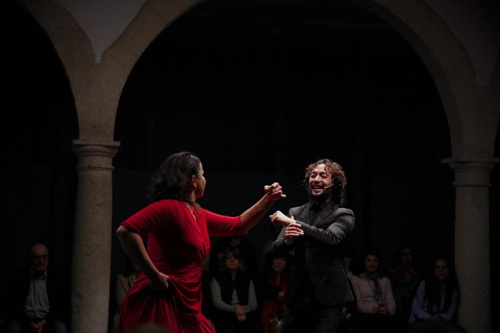 El Centro Andaluz de la Fotografía de Almería presenta el calendario 2025 con la actuación de la bailaora María Moreno, en imágenes