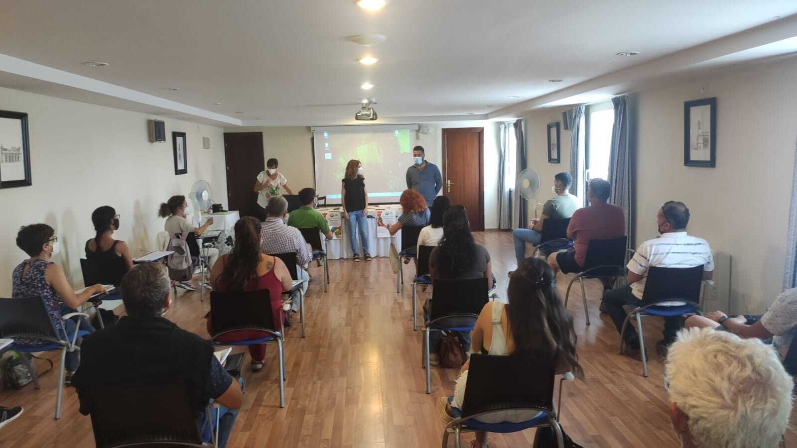Jornada inaugural del curso que se desarrolla en el hotel Fuentemar.