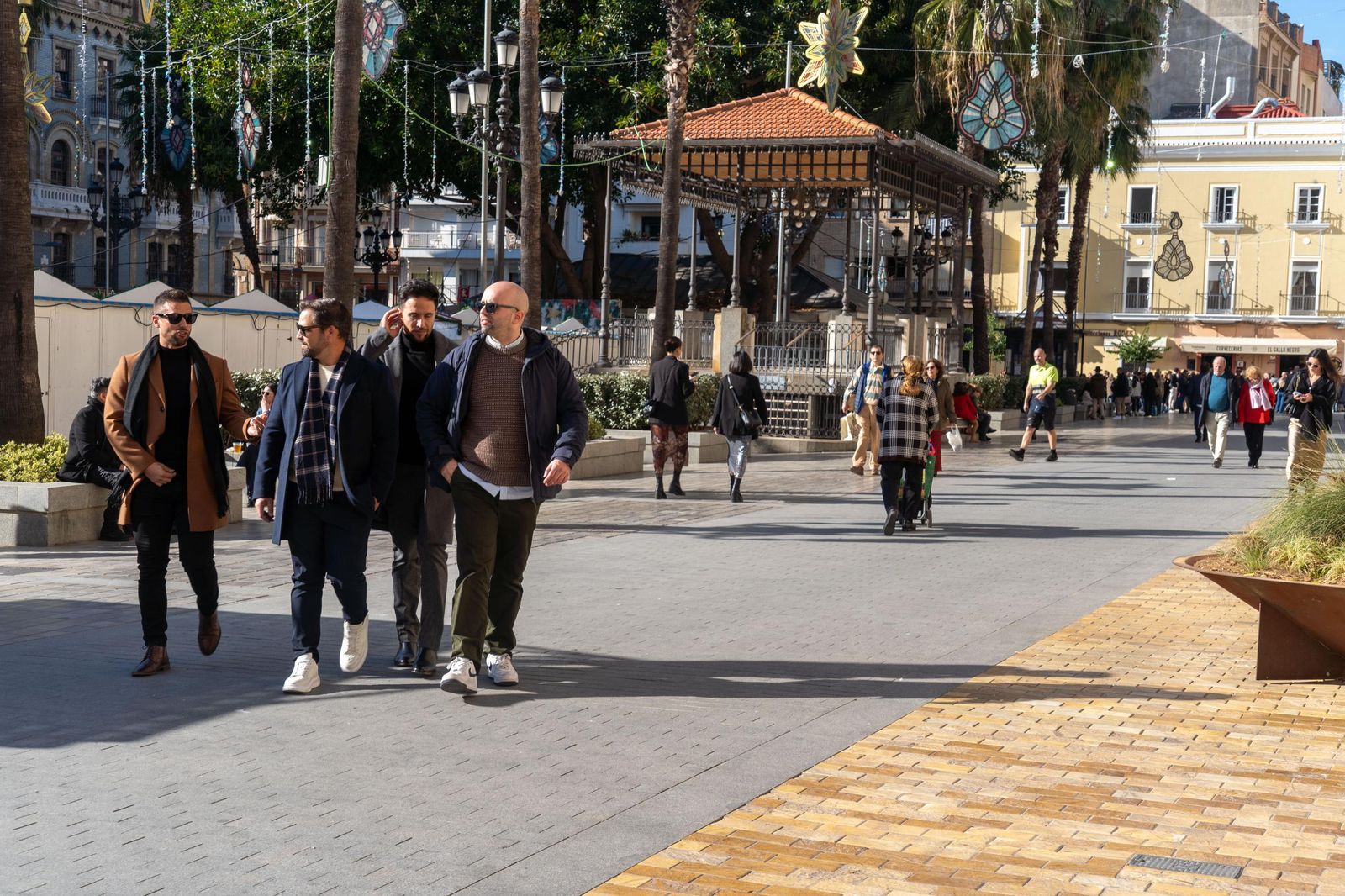 Imágenes de la fiesta del 31 de diciembre en las calles de Huelva