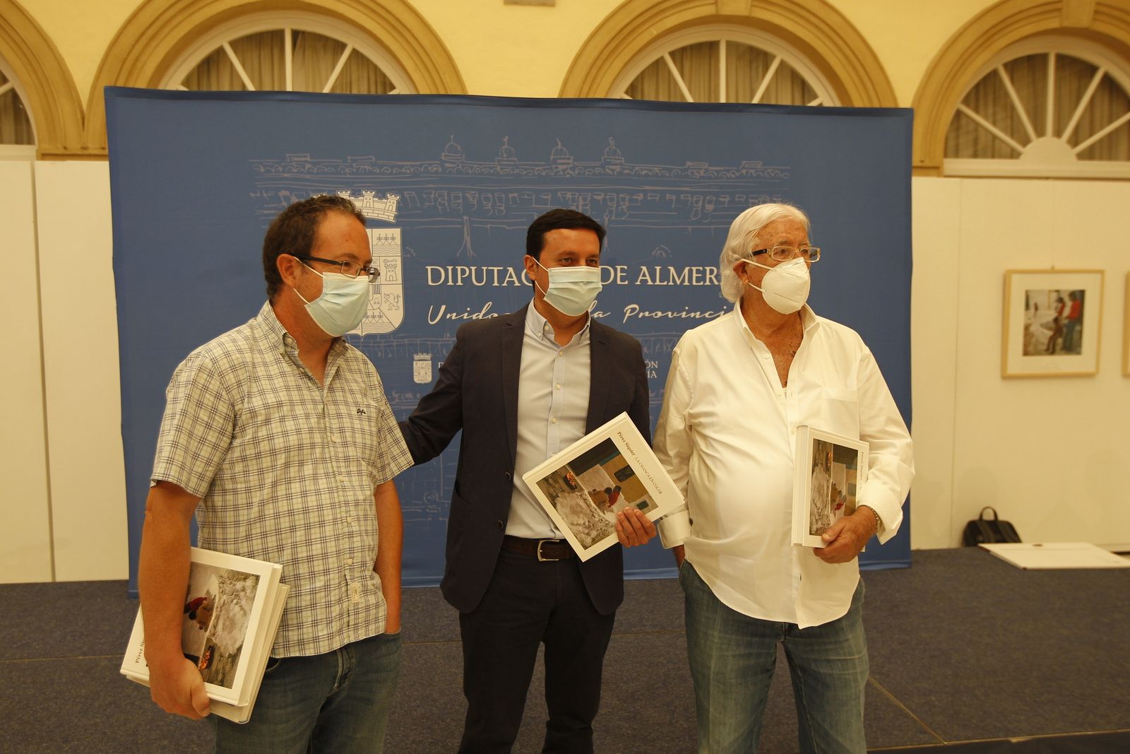 Presentación del libro "La Chanca en Color", del fotógrafo almeriense Carlos Pérez Siquier