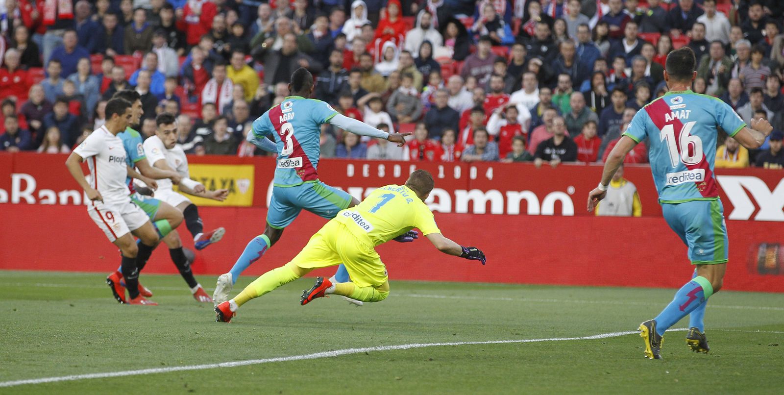 Todas las fotos del Sevilla-Rayo Vallecano