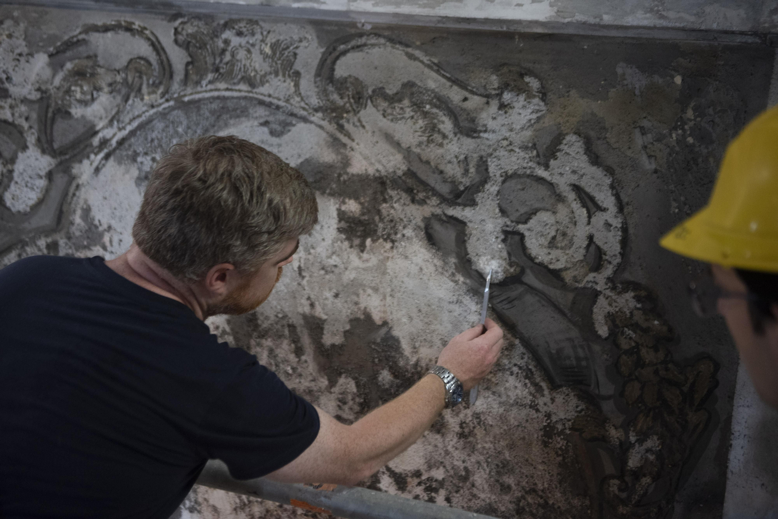 Todas las imágenes de la restauración de las pinturas en la Parroquia de la Magdalena