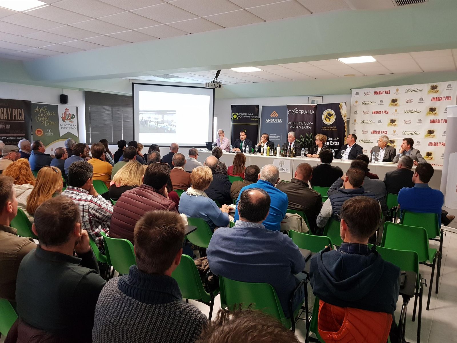 Imagen de las jornadas en las que la Cooperativa San Sebastián presentó su programa