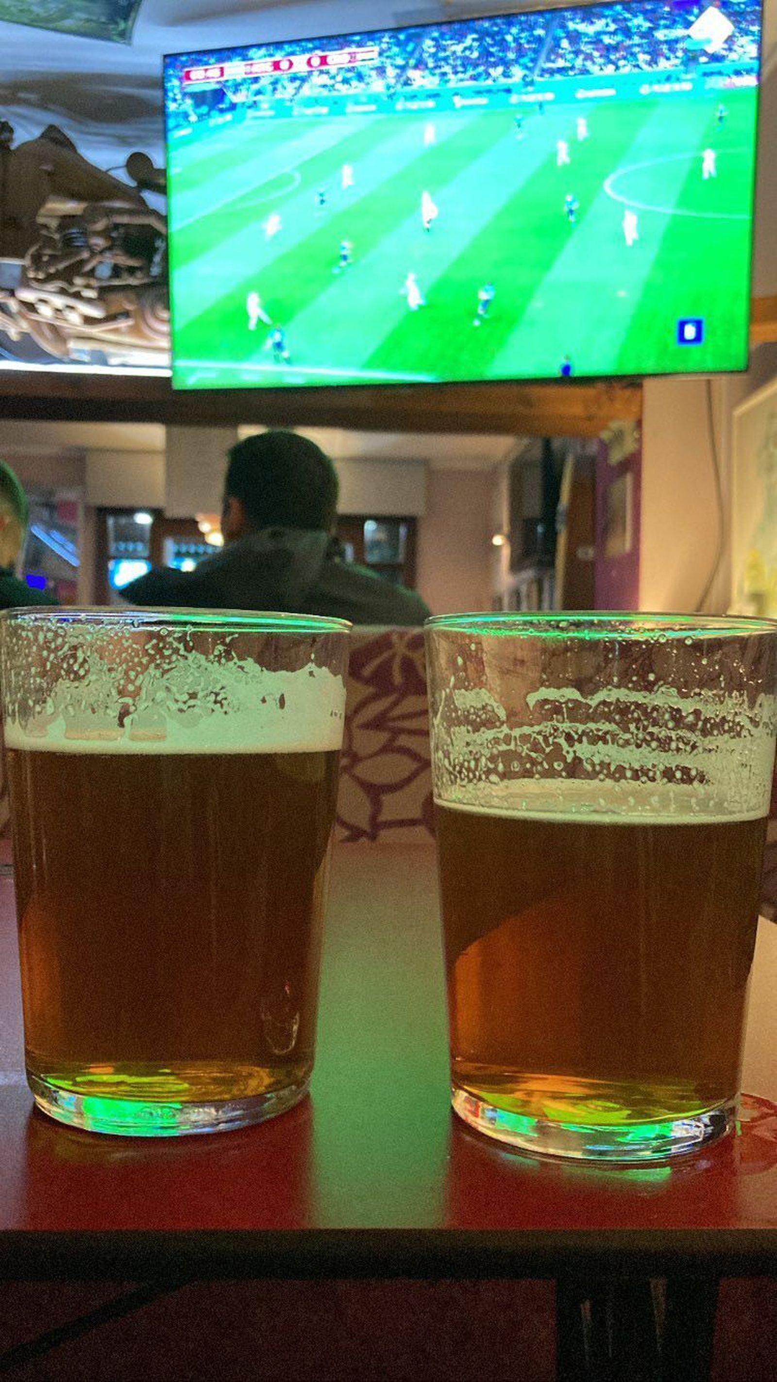 Cervezas en Trocadero.