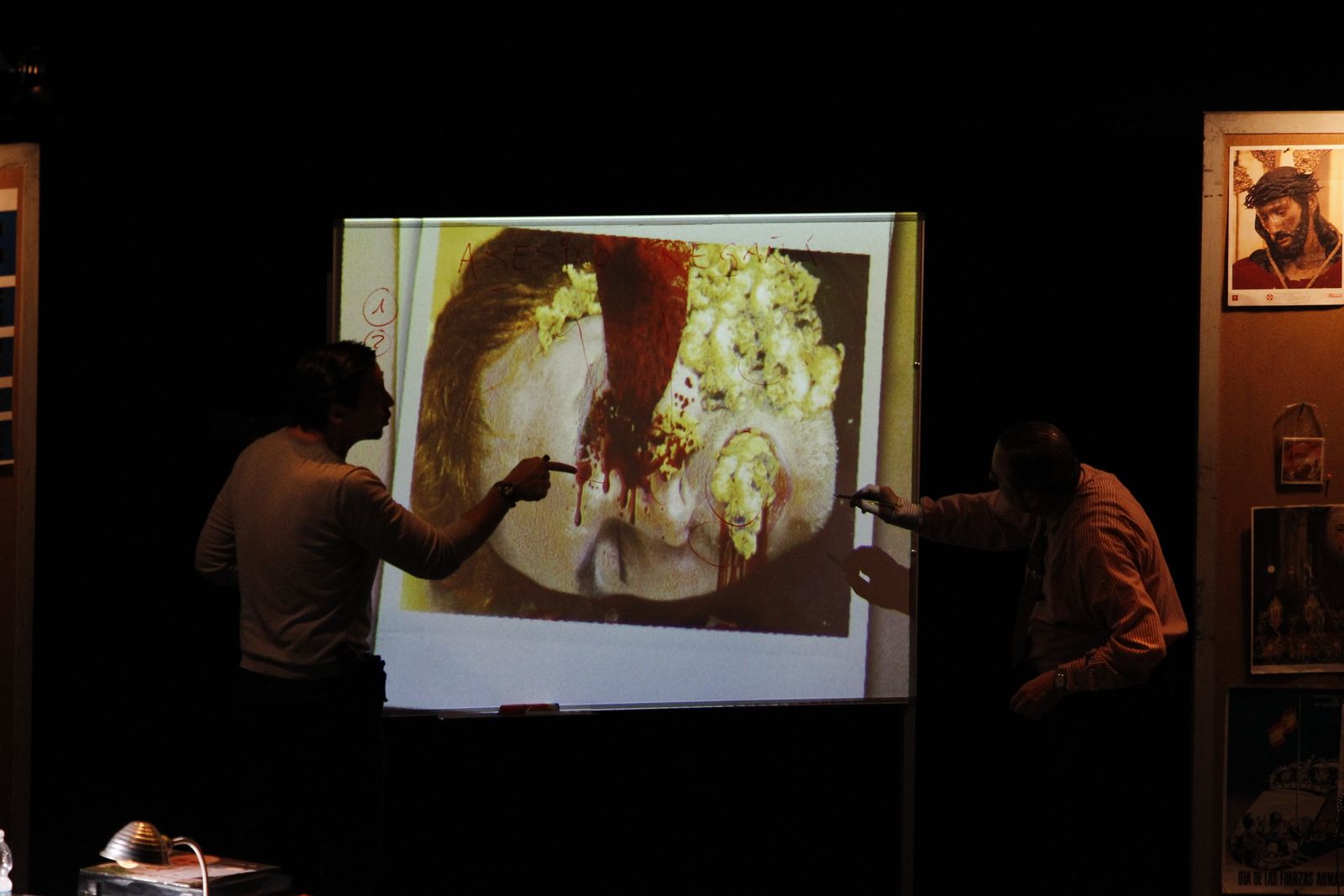 Fotogalería Festival de Teatro de El Ejido. Obra "El Asesino de la Regañá". Teatro Municipal de El Ejido