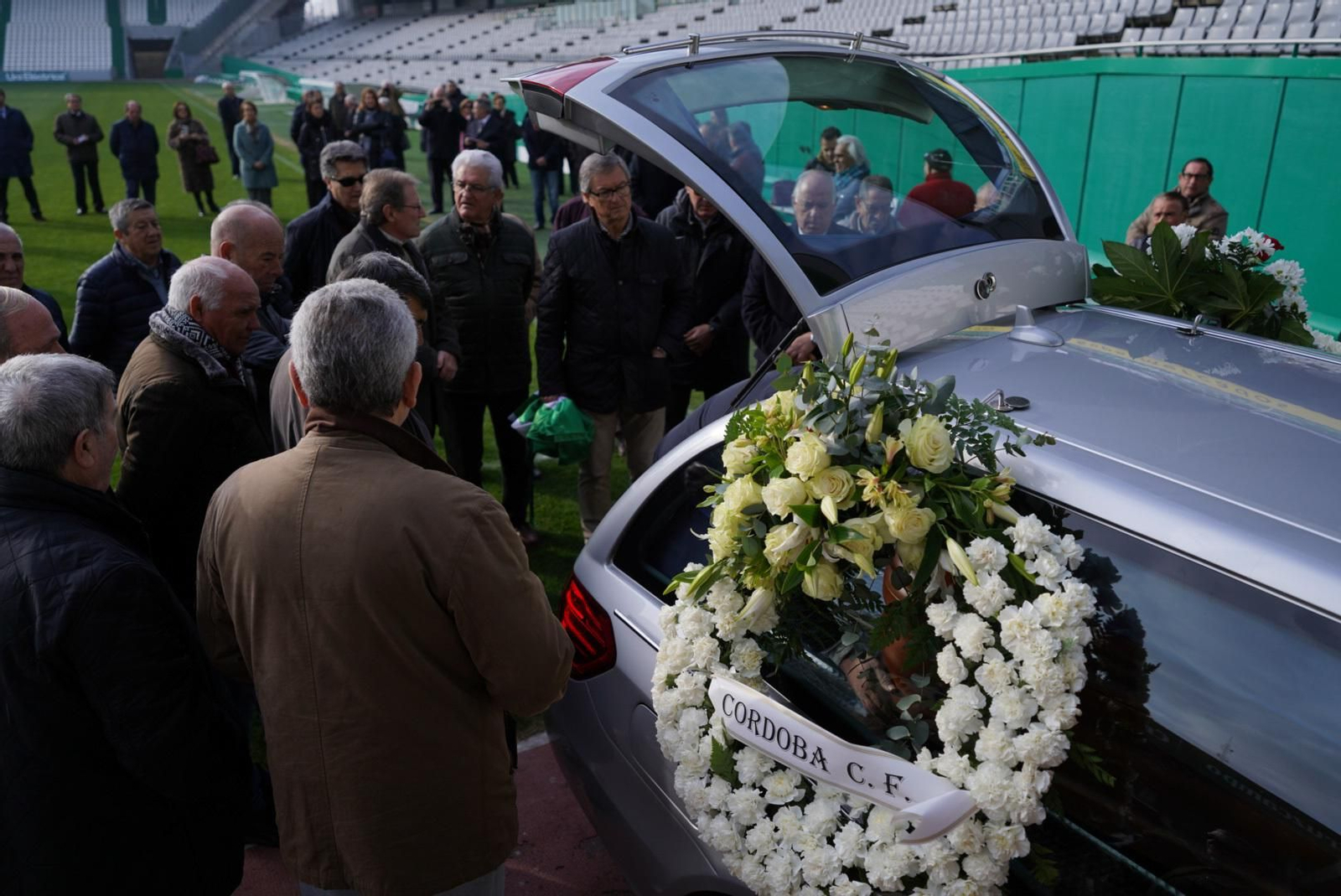 El último adiós a José Luis Navarro en El Arcángel