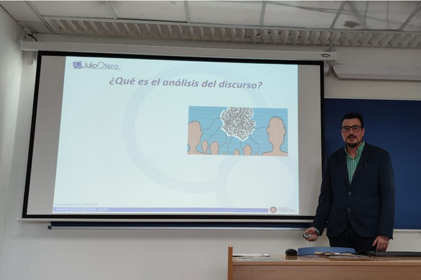 El periodista Julio Otero, durante la primera de sus conferencias en el Campus de Jerez.