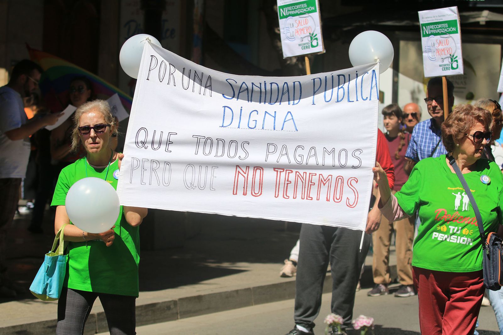 Los sanitarios de Almería se manifiestan contra la mala salud de la sanidad andaluza