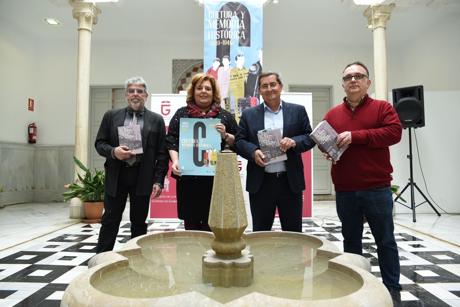Rafael Gil Bracero, Fátima Gómez, José Entrena y Alejandro Víctor García durante la presentación del programa de actividades culturales en el Palacio de los Condes de Gabia.