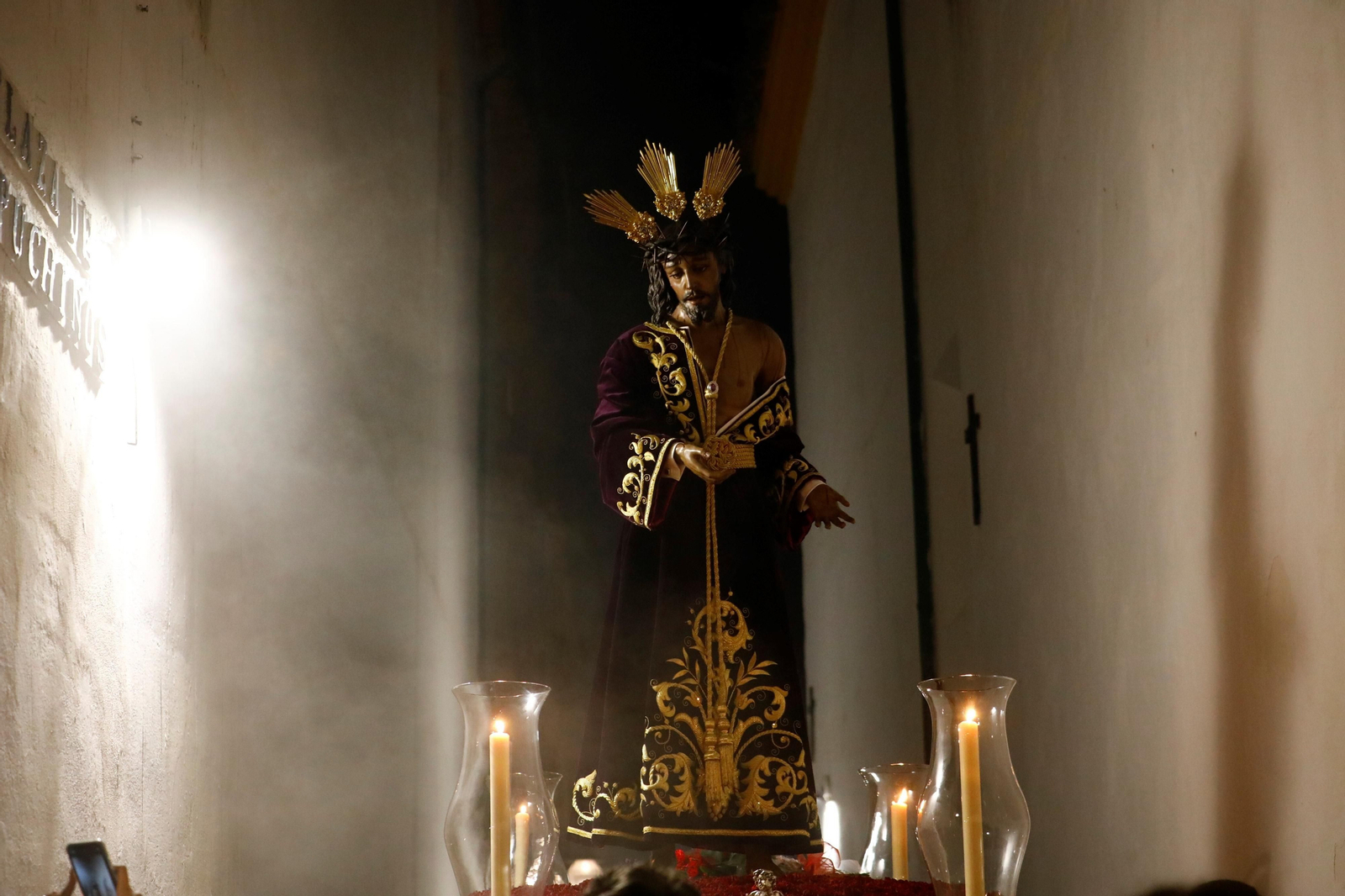 El vía crucis del Señor de la Humildad y Paciencia de Córdoba, en imágenes
