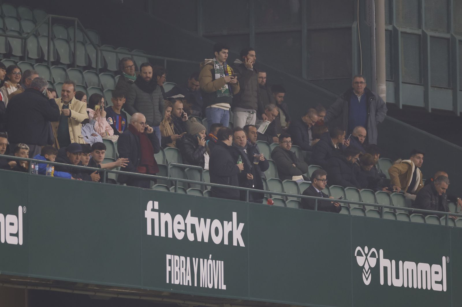 Búscate en las fotos del Betis-Barcelona