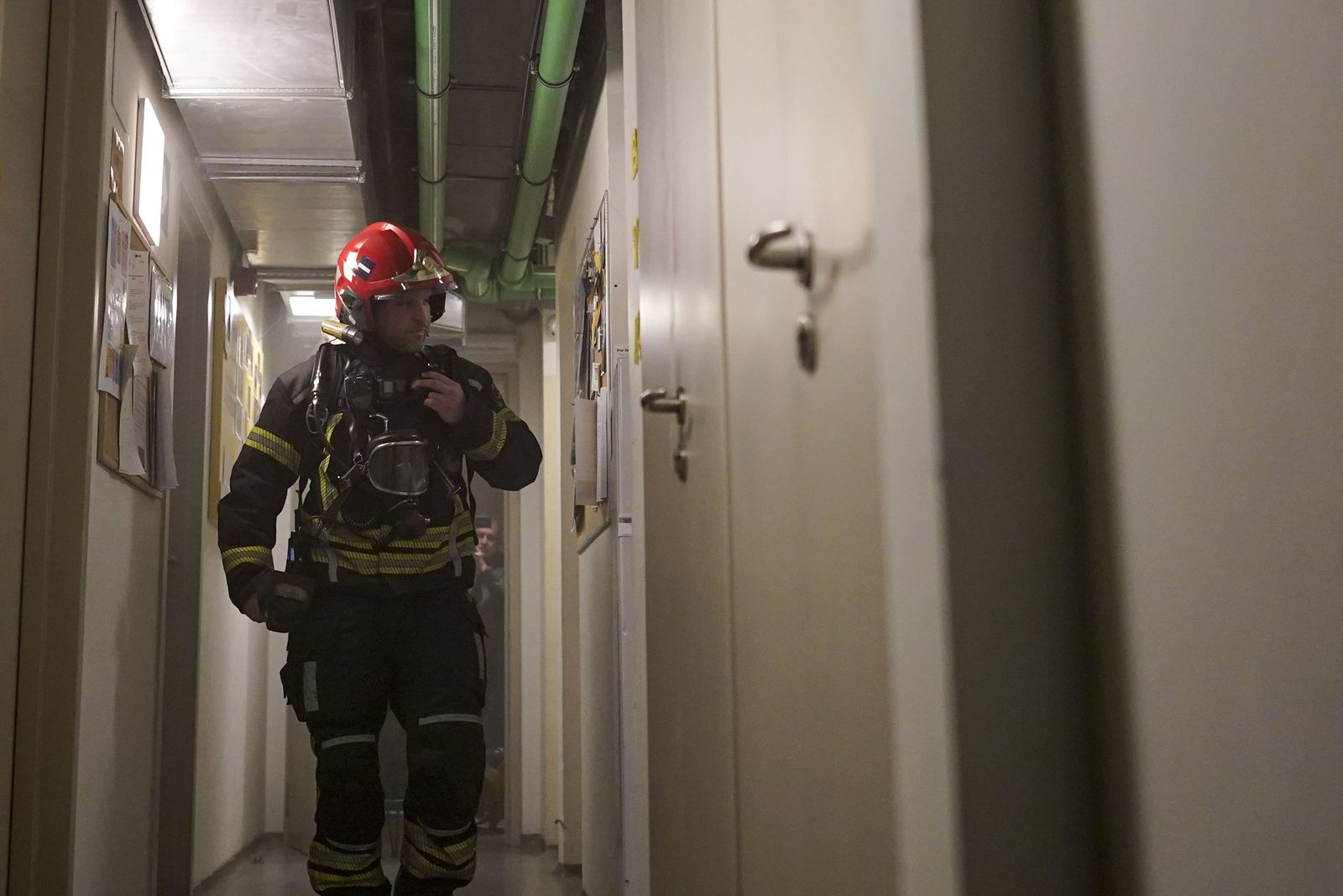 El simulacro de incendio organizado por el Servicio de Extinción de Incendios de los Bomberos, en imágenes