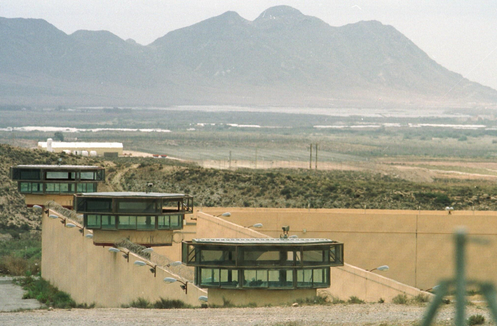 Perímetro exterior de la Prisión Provincial El Acebuche de Almería