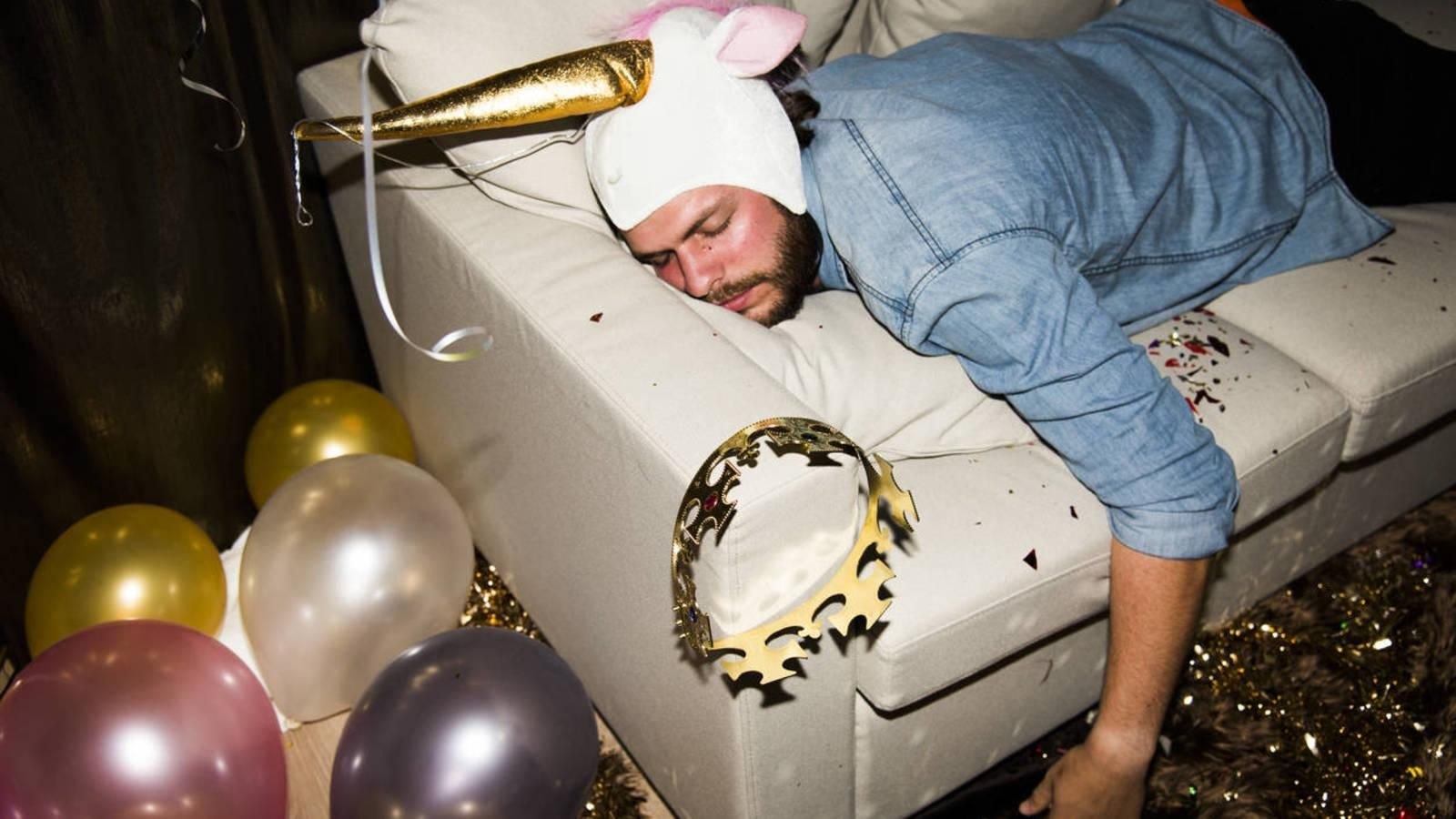 Resaca en Navidad, supérala con estos remedios caseros