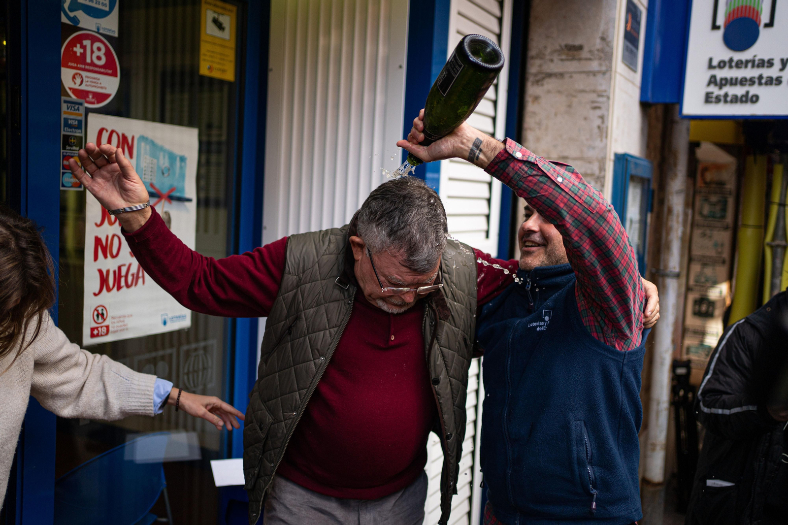 Celebraciones de los premiados con la Lotería de Navidad en España Celebraciones de los premiados con la Lotería de Navidad en España