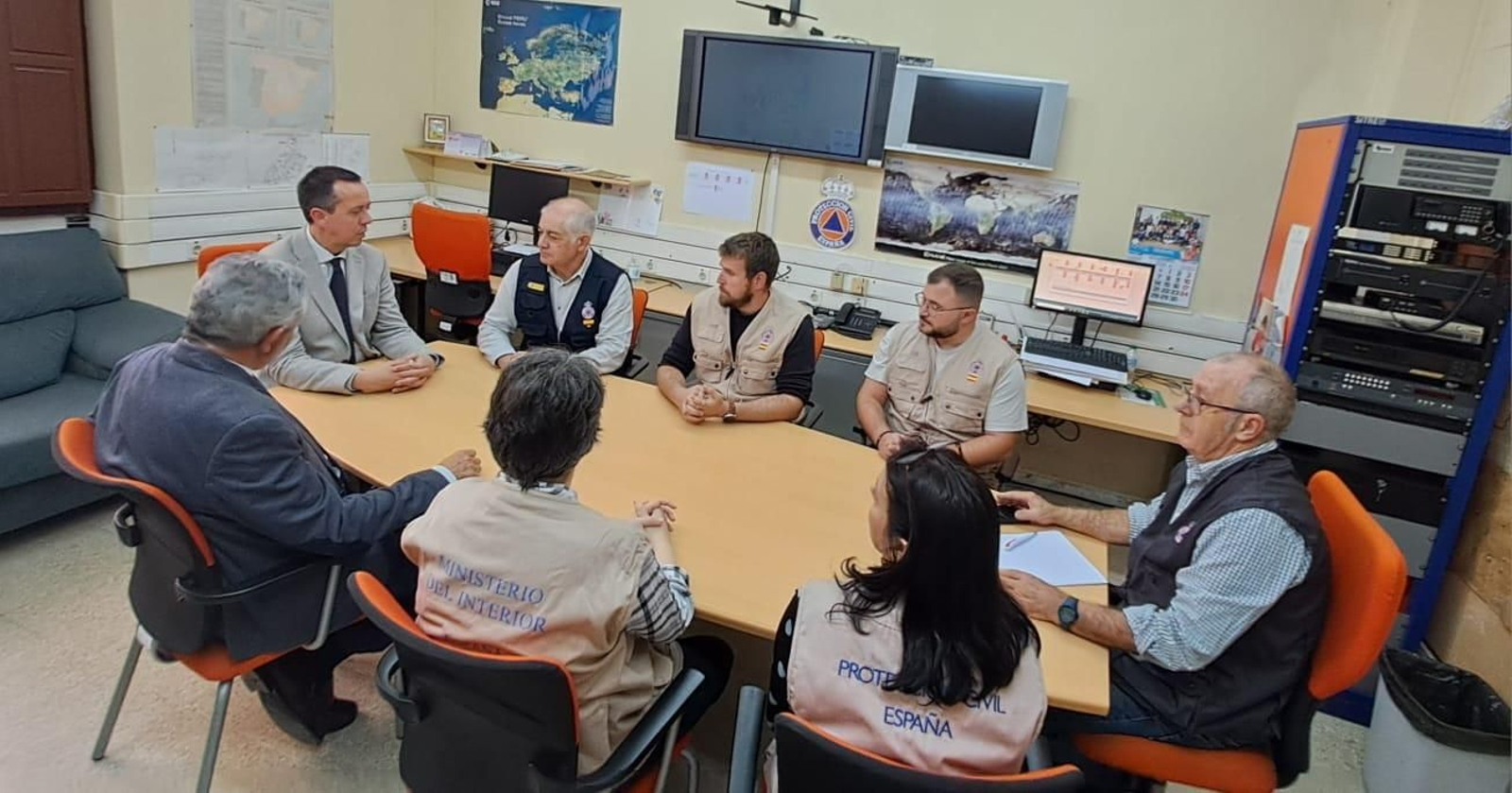 Reunión del subdelegado del Gobierno en Almería con Protección Civil.