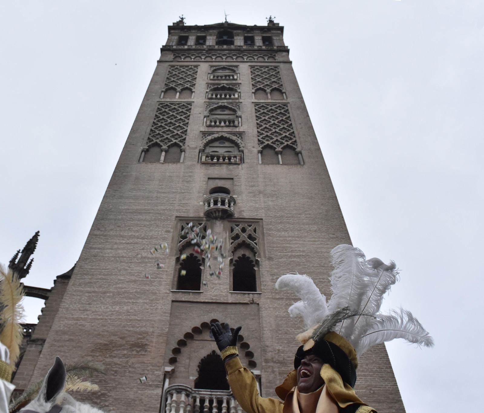 El Heraldo Real recorre las calles del centro