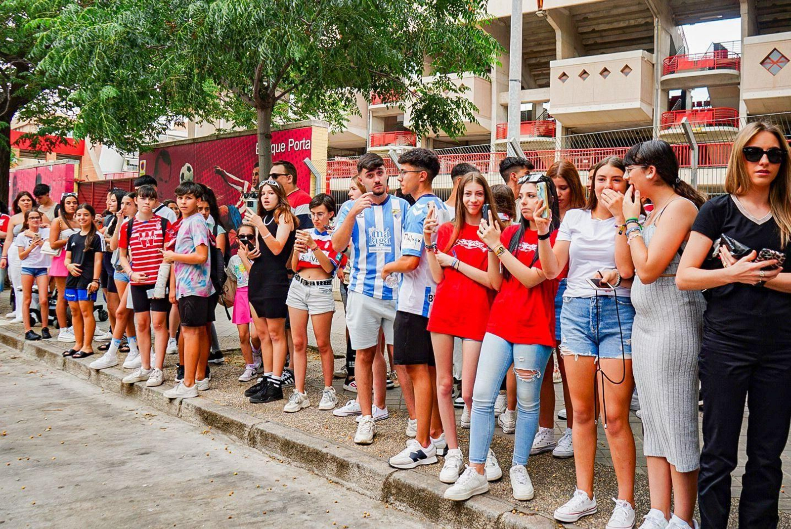 La llegada de Saiko a Los Cármenes, en imágenes