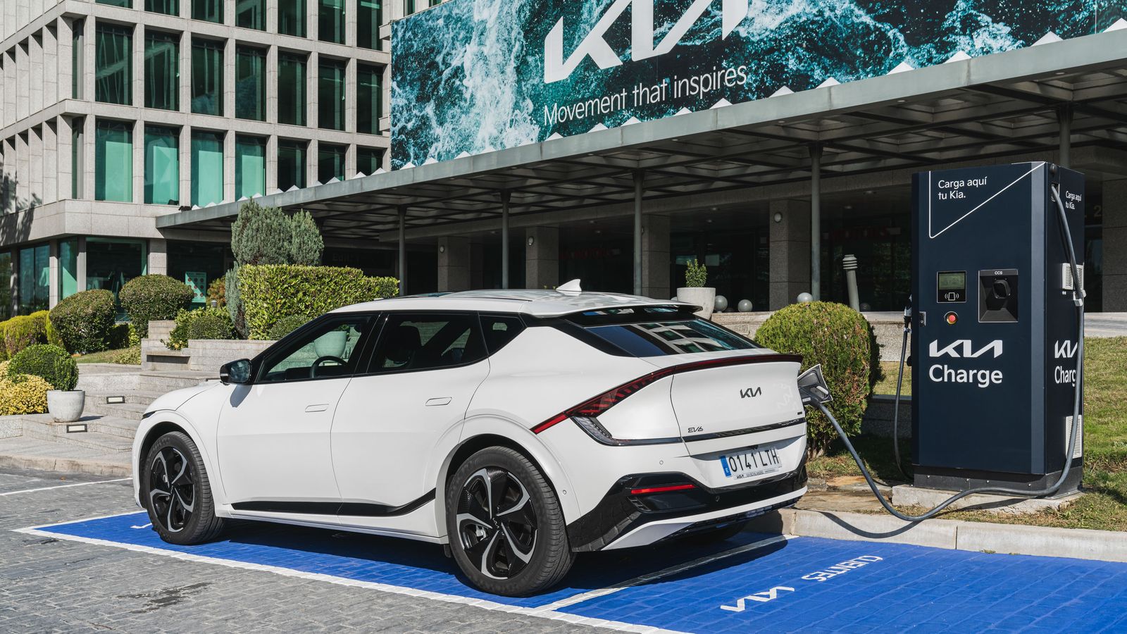 Usando cargas ultrarrápidas se puede pasar del 10 al 80 por ciento de la carga de la batería en 18 minutos y conseguir en 4,5 minutos energía para 100 km.