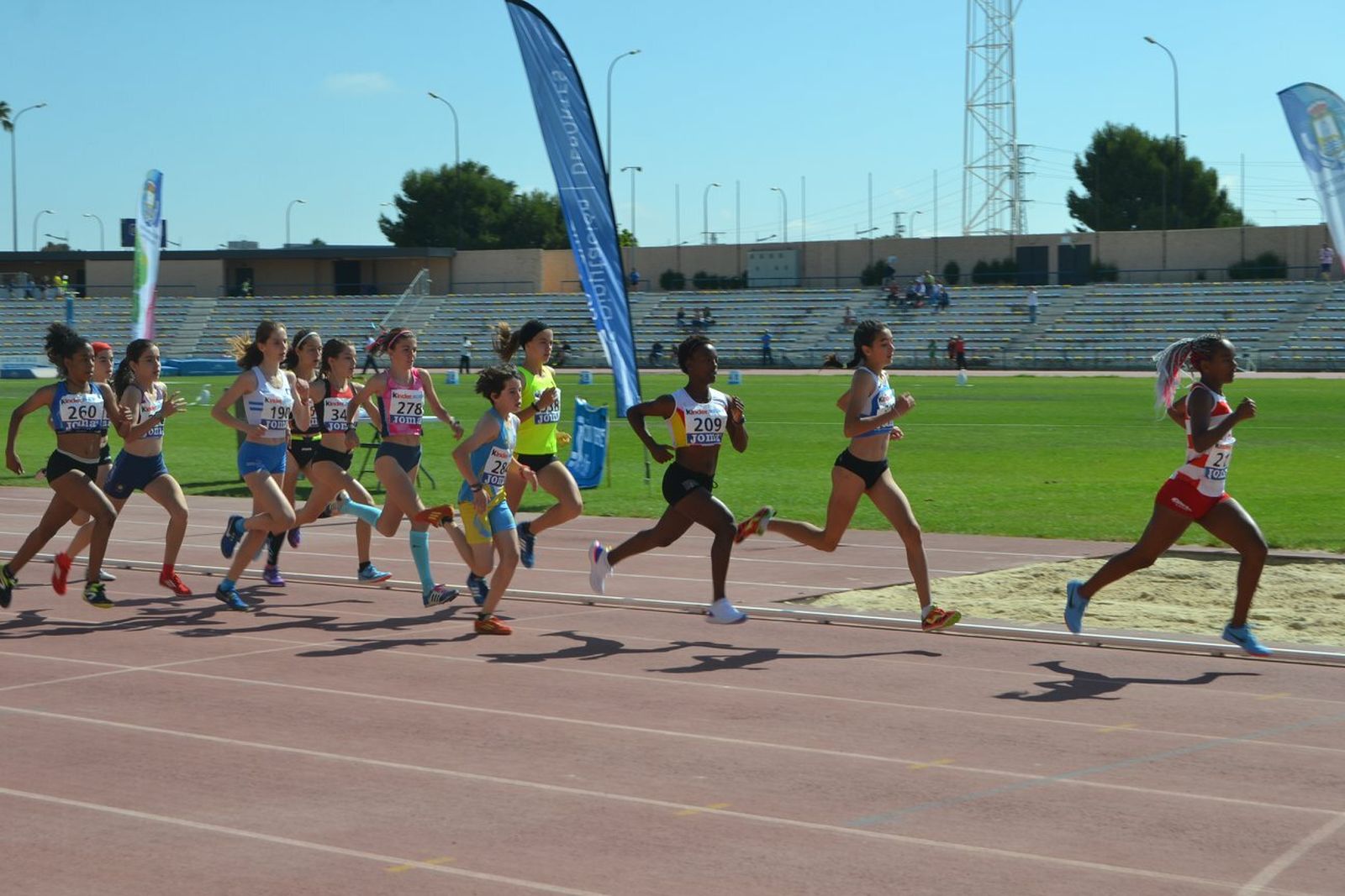 Pista de atletismo de Bahía Sur, durante una competición deportiva de 2018.
