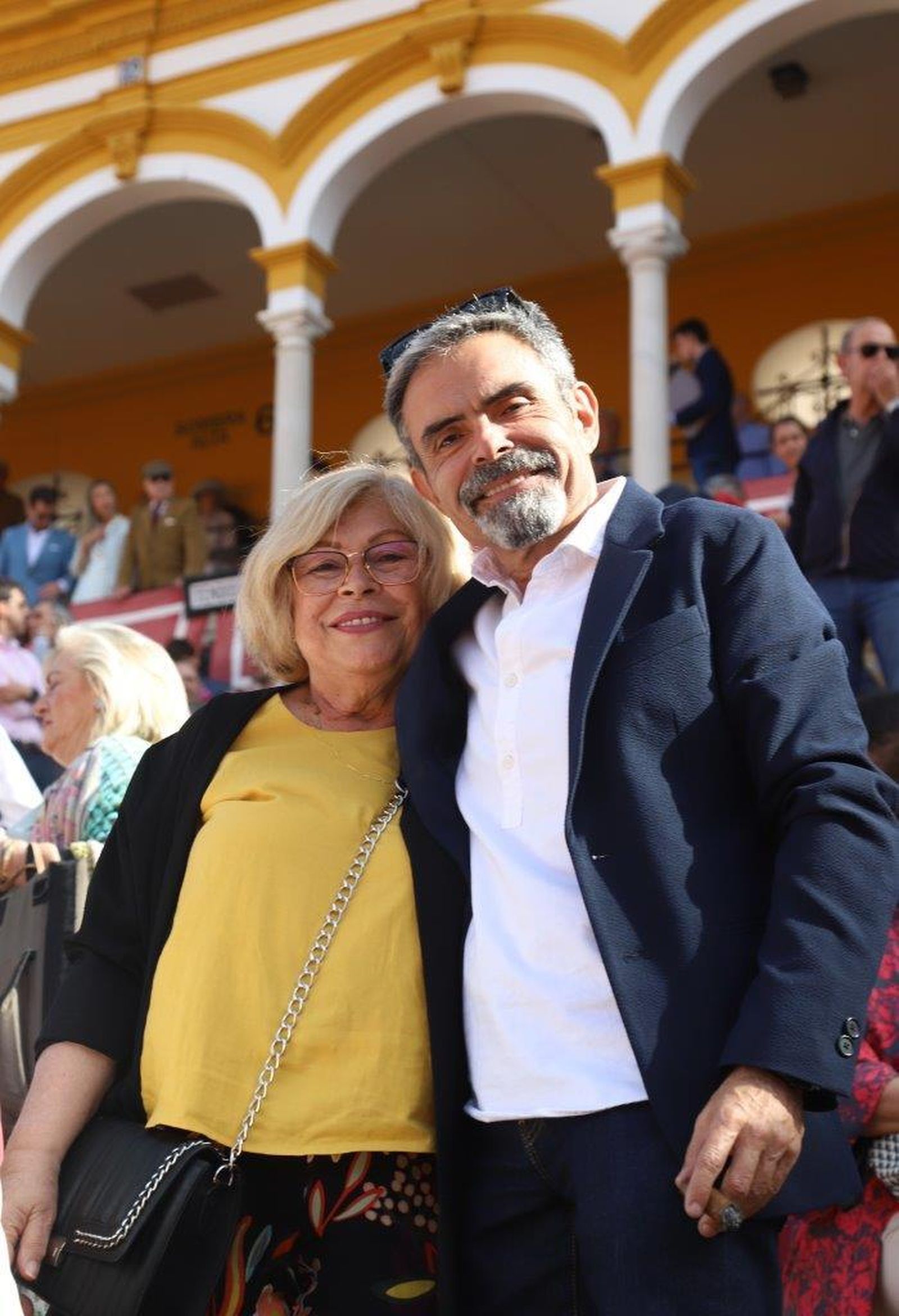 Los famosos y autoridades en los toros durante el viernes de preferia