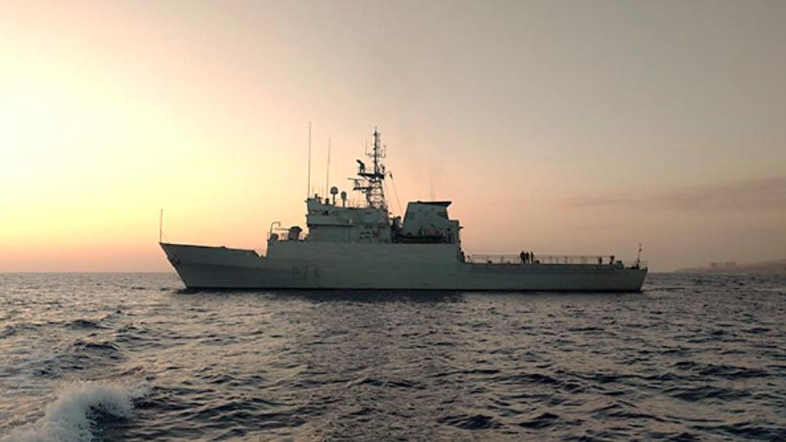 El patrullero de altura 'Atalaya' recala en la costa de Granada en el transcurso una operación de vigilancia y seguridad