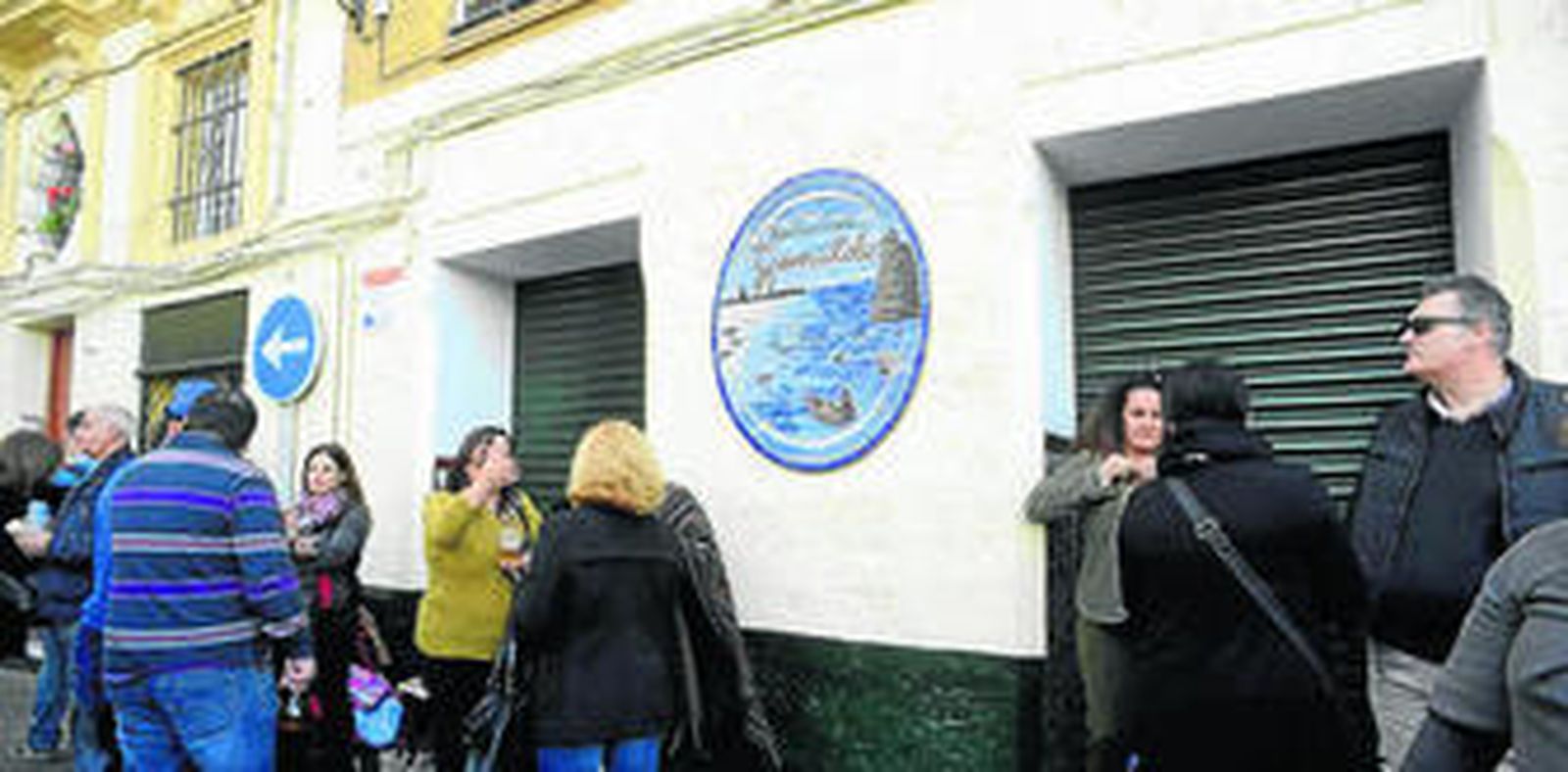Fachada del antiguo bar Grimaldi, junto al Mercado de Abastos.