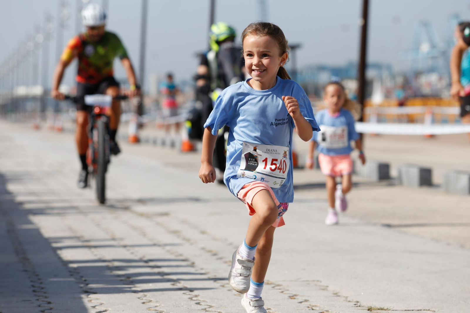 Búscate en la galería de fotos de categorías inferiores de la XXIII Carrera Popular Puerto Bahía de Algeciras