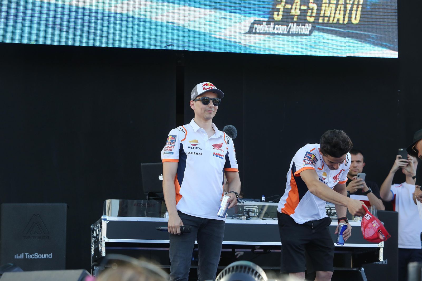 Imágenes de ambiente y caravana motera en Jerez