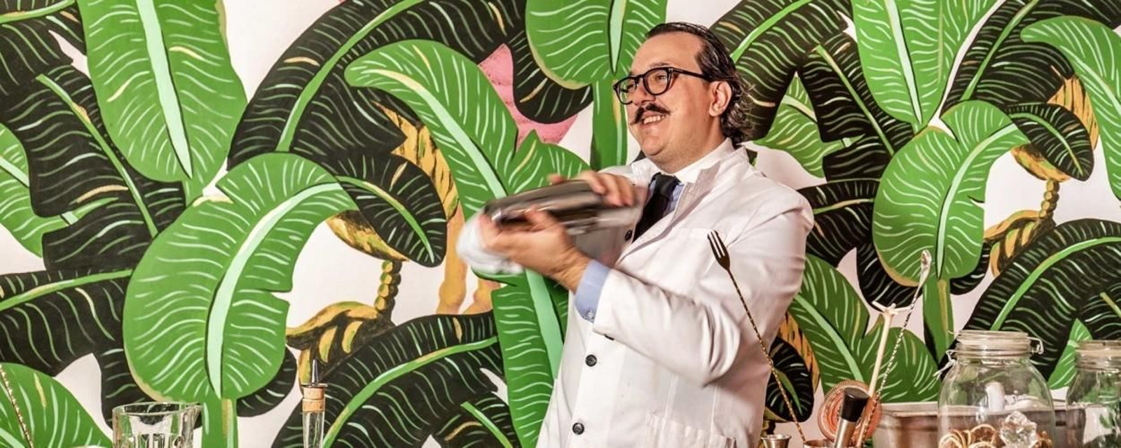 Santiago Madueño León, el bartender de Distrito. Santiago Madueño León, el bartender de Distrito.