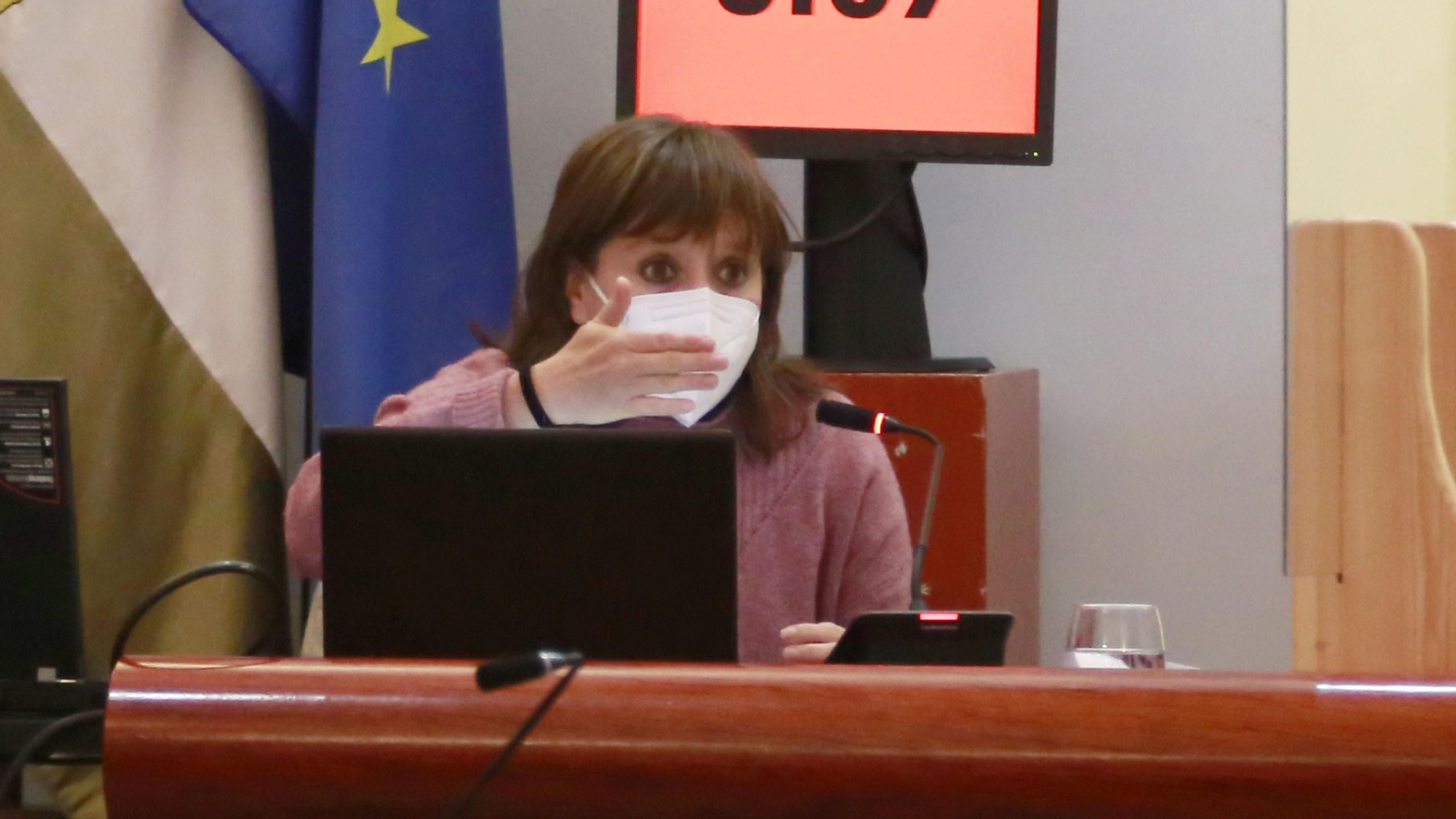 La delegada de Economía y Recursos Humanos del Ayuntamiento, Laura Álvarez, durante un pleno.