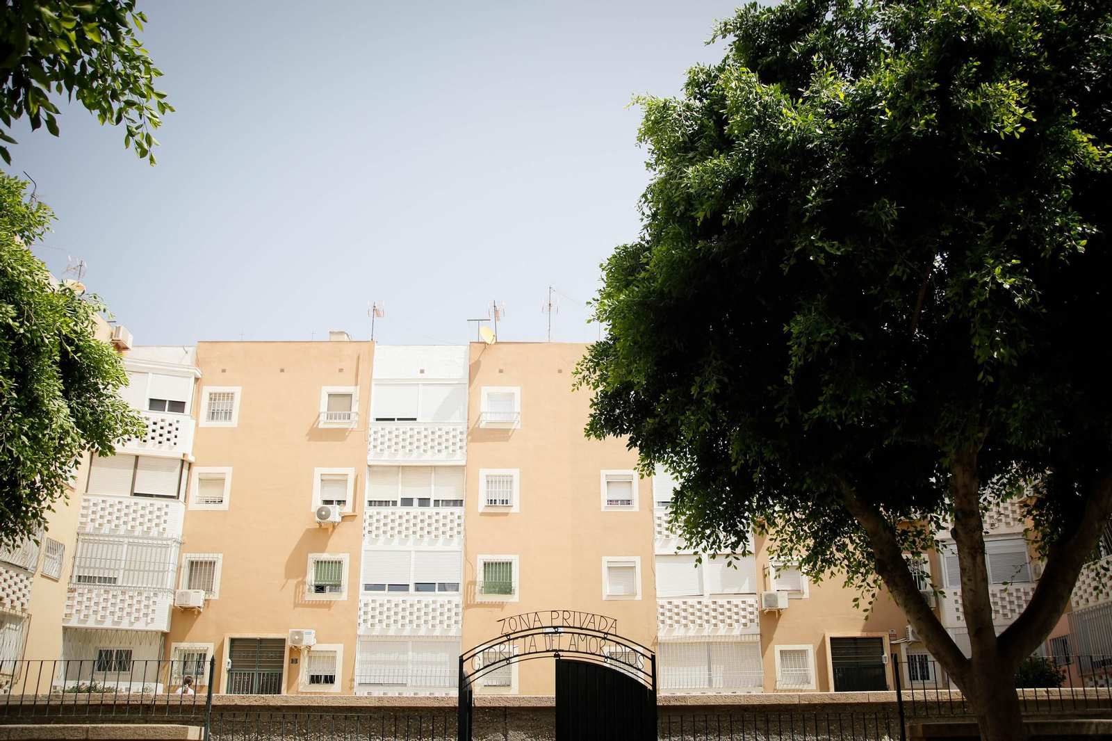 Imágenes de las quejas vecinales ante los cortes de luz en el barrio de pescadería