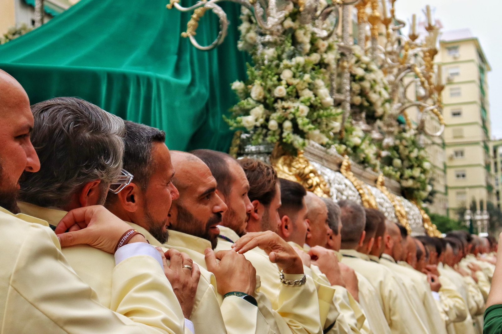 Nueva Esperanza en el Martes Santo de Málaga, en fotos