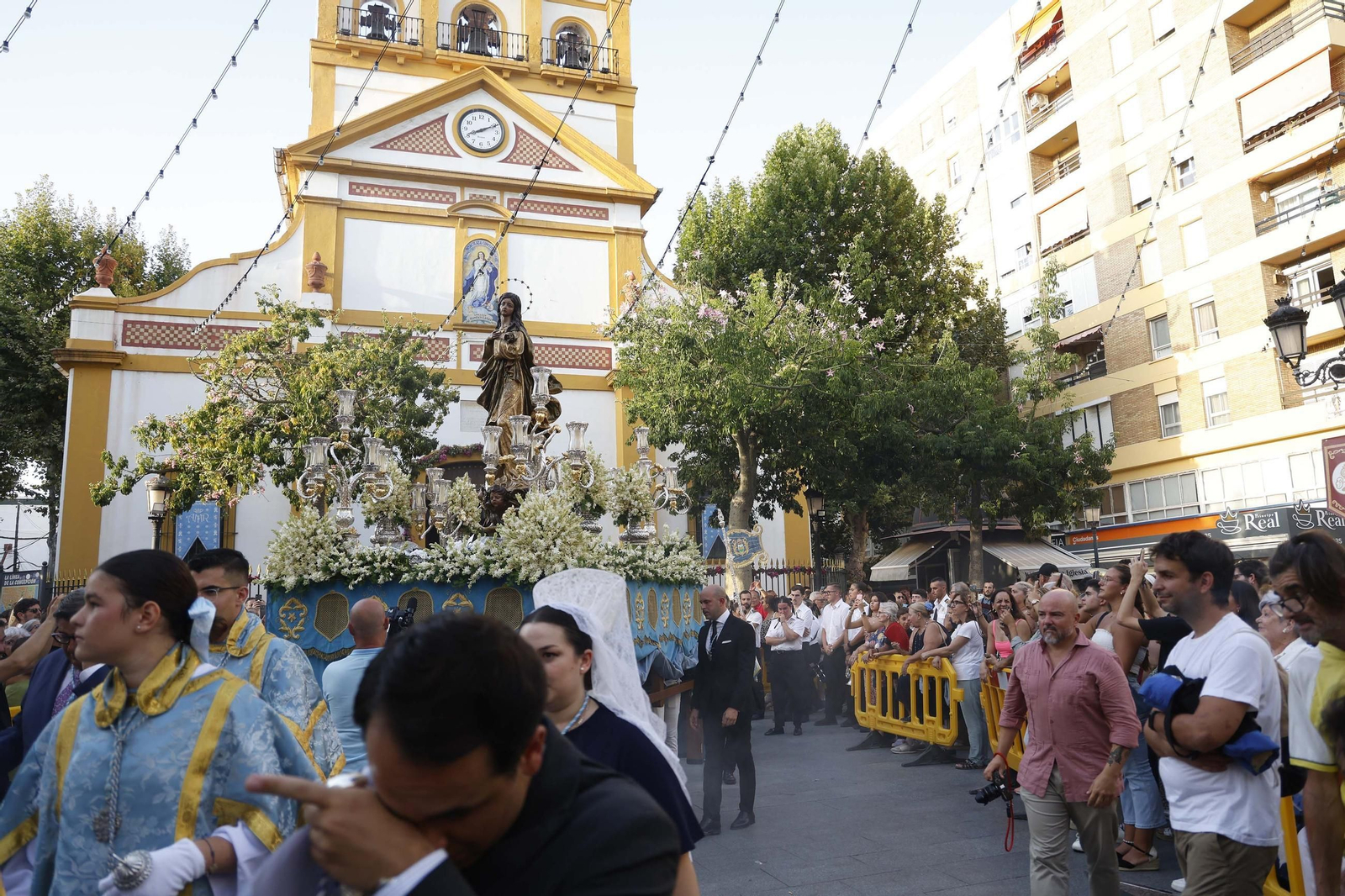 Galería de fotos de la procesión en La Línea por el 100 aniversario del patronazgo de la Inmaculada Concepción
