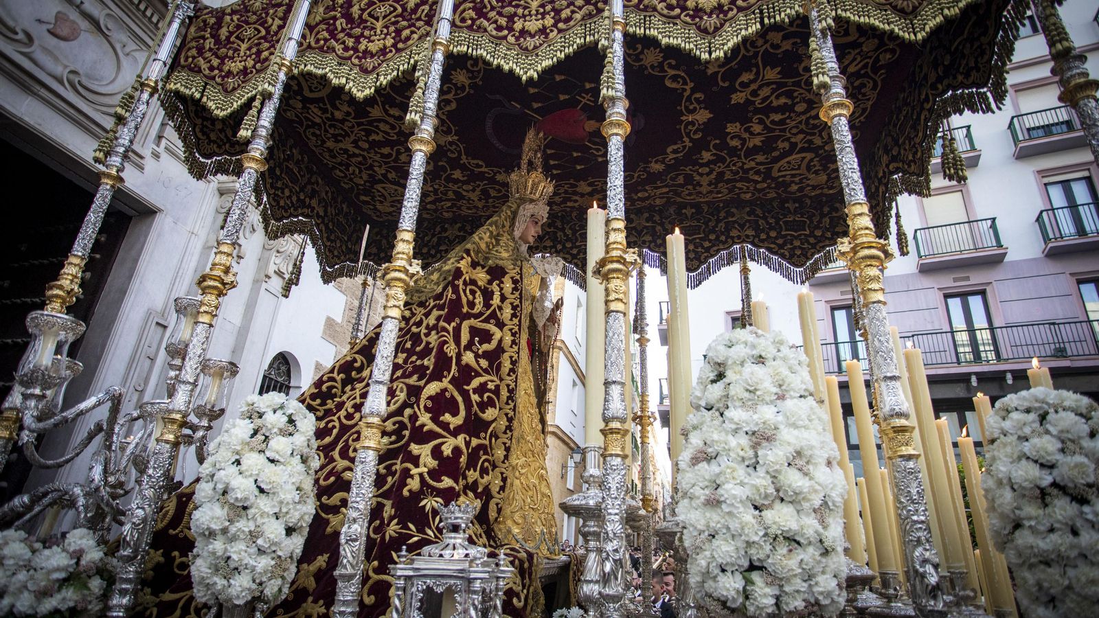 El palio de la Virgen de la Amargura.